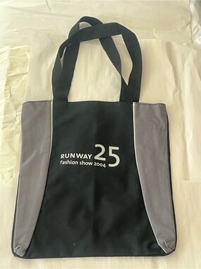 SCAD VTG 2004 Savannah COLLEGE OF ART AND DESIGN  Runway Black and Gray Tote